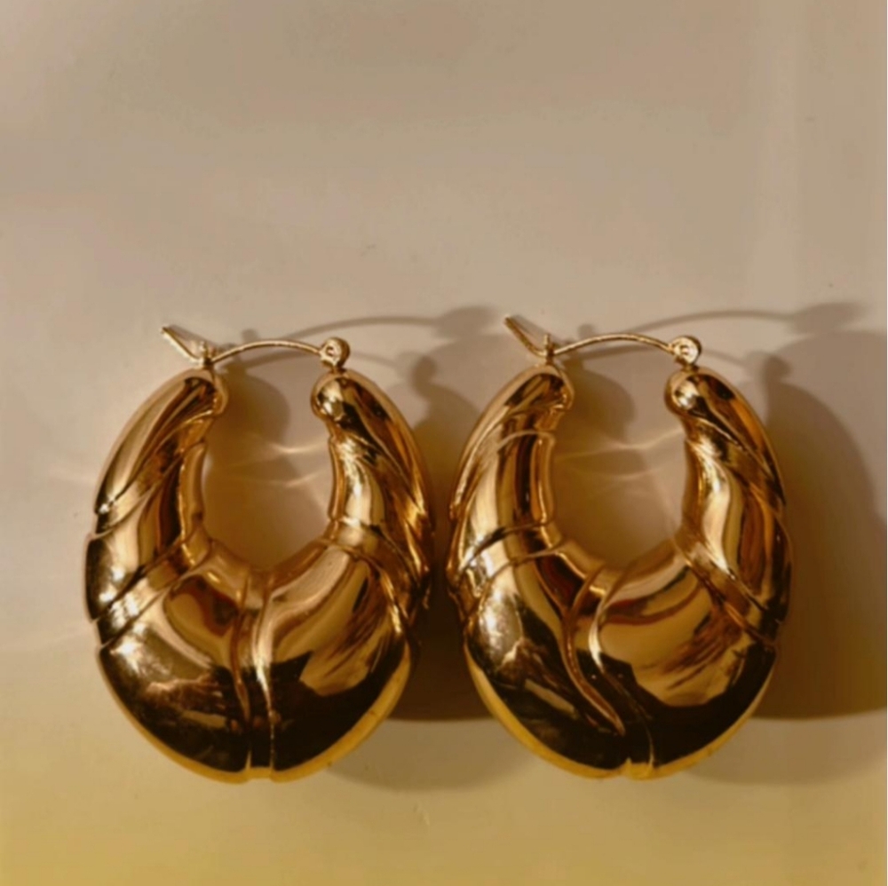 Vintage Italian Style Gold Puffed Hoop Earrings